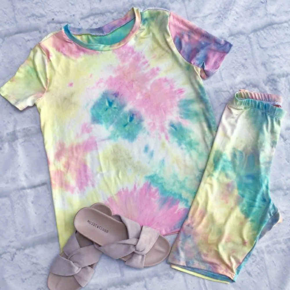 Tie-Dye Biker Shorts and Short Sleeves Top - Picture 8 of 8